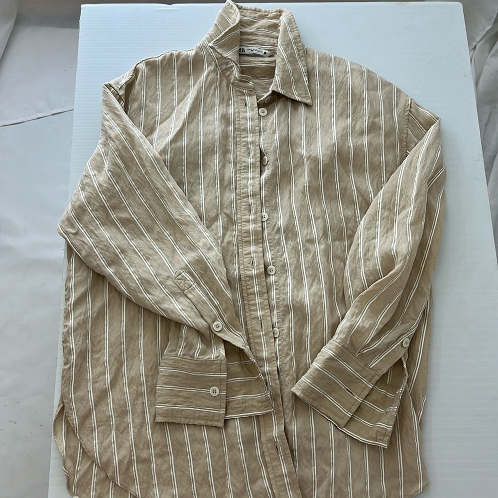 Zara tan and white button down blouse size xs